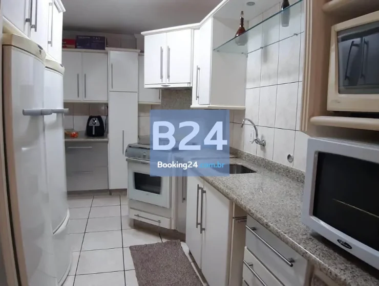 Apartamento com 03 dormitórios de frente avenida