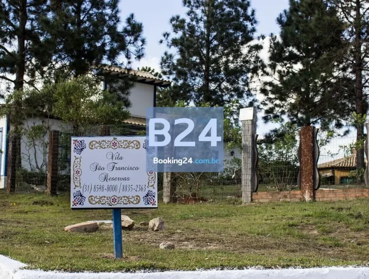 Chalé de madeira com uma suite, quarto, banheiro, sala e cozinha (s…