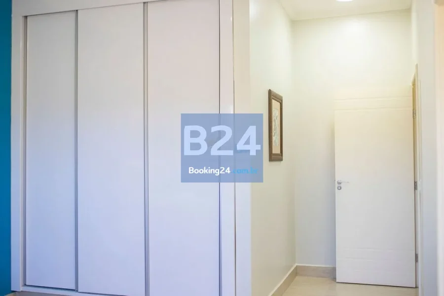 Linda casa com piscina em condomínio fechado com total segurança e…