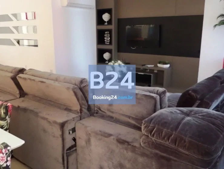 Apartamento com 03 suítes na quadra do mar/frente a avenida