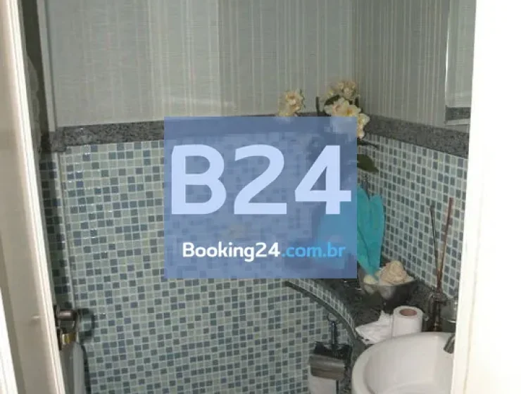 Linda cobertura com vista total da praia