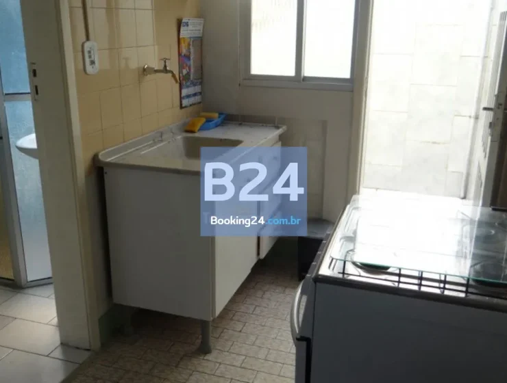 Sobrado no centro de matinhos – frente para a rua – 02 quartos