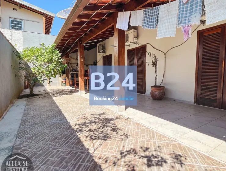 Casa lado praia a 100metros da praia da enseada